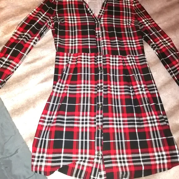 Dress - Picture 1 of 2